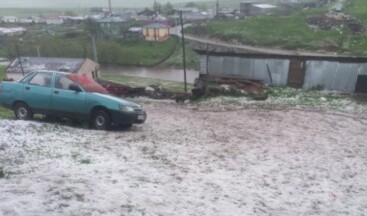 Ardahan’da Ceviz Büyüklüğünde Dolu Yağdı