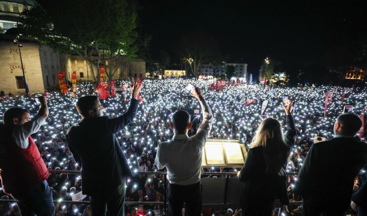 CHP Beyazıt Meydanı’nda miting yaptı
