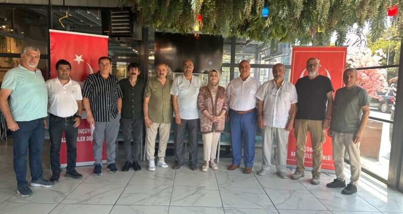 YGD, ‘Gazeteciler ve Basın Bayramı’nı bir kahvaltı ile kutladı