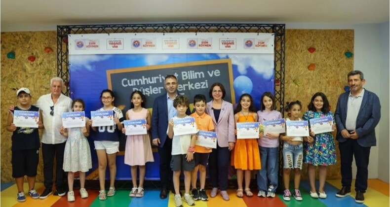 Maltepeli çocuklar Yaz Okulu’nda hem eğlenip hem öğrendiler