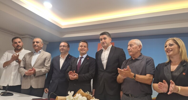 CHP Ataşehir İlçe Başkanlığında Devir Teslim