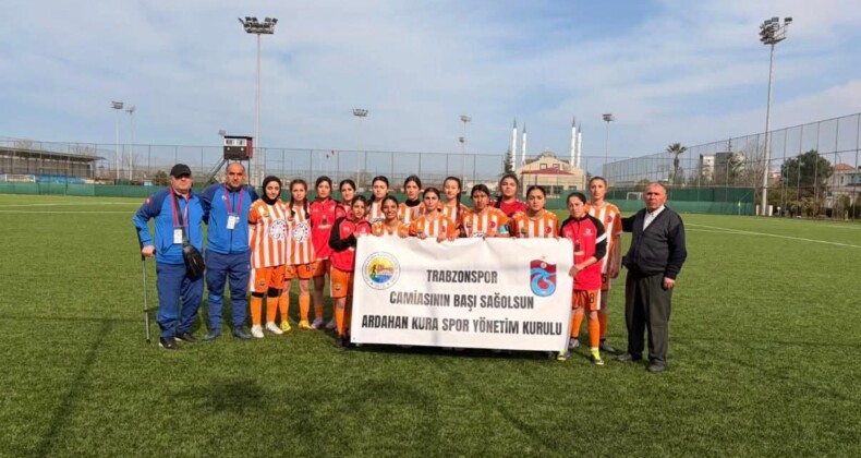 Kura Kadın Futbol Takımı Trabzon’da Kaynak Hocayı Andı