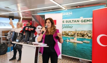 Sanatçılar ve Gazeteciler Boğazda Buluştu