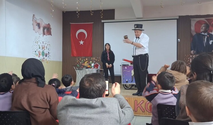 Serhat Ardahan Federasyonu’ndan Sihirbaz Gösterileri