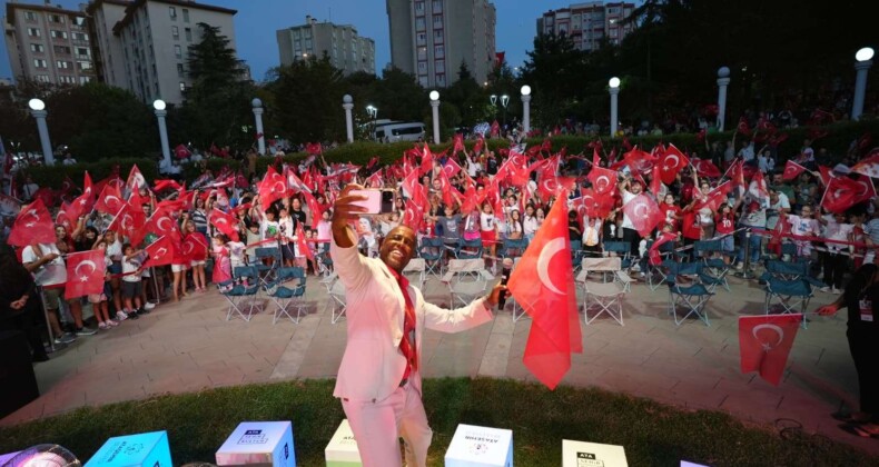 Ataşehir’de 30 Ağustos Zafer Bayramı’nın 104. yıl dönümü kutlandı