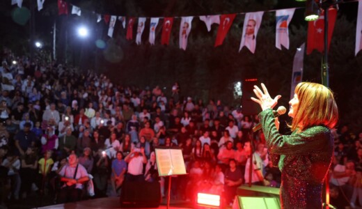 Çekmeköy’de Gülden Karaböcek Rüzgarı Esti