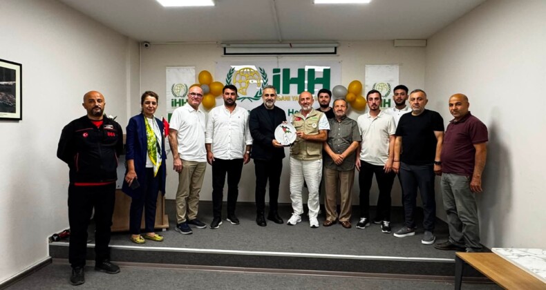 AK Parti Ataşehir İlçe Başkanı Burak Çifci’den İHH Ataşehir Şubesi’ne Ziyaret