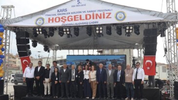 İzmir’de “Ardahan” İsmini Afişten Kaldırdılar