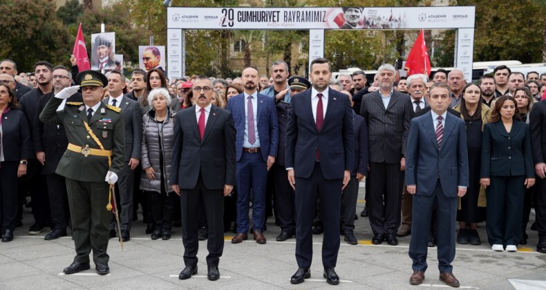 Ataşehir’de Cumhuriyetin 103. Yıldönümü Törenle Kutlandı