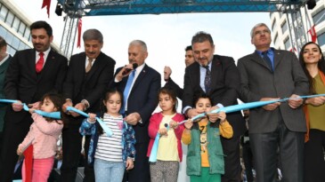 Esenyurt Belediyesi tarafından yaptırılan 50 eserin açılışı yapıldı