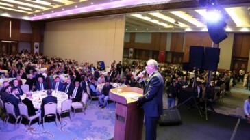 Battal İlgezdi Muhtarlar ve Azalarıyla Bir Araya Geldi