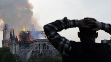 Notre Dame Katedrali dün yandı