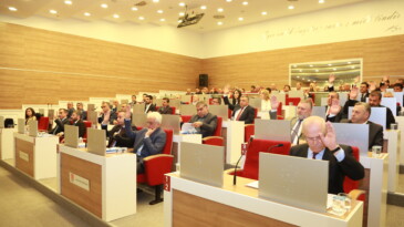 Ataşehir Belediye Meclisi Seçimler ardından ilk toplantısını yaptı