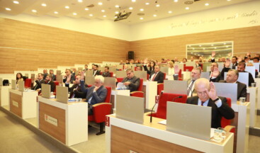 Ataşehir Belediye Meclisi Seçimler ardından ilk toplantısını yaptı