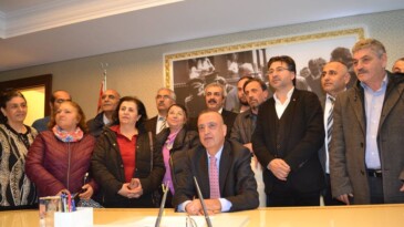 Battal İlgezdi, Mazbatasını Alıp Görevine Başladı