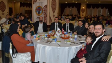 Adnan Köroğlu Dostlarını İftar Yemeğinde Ağırladı