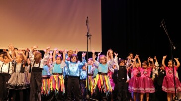 Fidan Kalplerler Yıl Sonu Gösterilerini Sundu