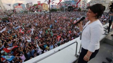 Buldan: Esenyurt demek Serhed, Botan, Amed demek