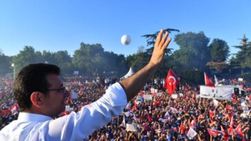 Ekrem İmamoğlu, görevi devraldı