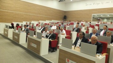 Ataşehir Belediye Meclisi’nde “Alparslan Türkeş Parkı” Gerginliği