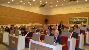 Ataşehir Belediye Meclisi’nde Sert Tartışmalar Vardı