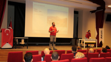 Ataşehir’de Deprem Semineri