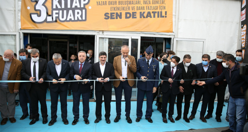 3. Çekmeköy Belediyesi Kitap Fuarı Kapılarını Açtı