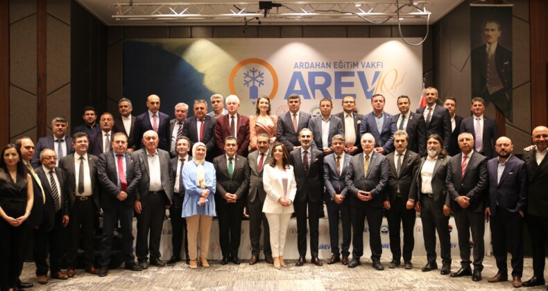 AREV, Eğitim Gönüllülerini Buluşturduğu Gece Muhteşem Oldu