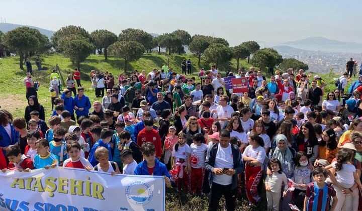 Ataşehirli Çocuklar Kayışdağı Ormanı’nda İklim İçin Yürüdü