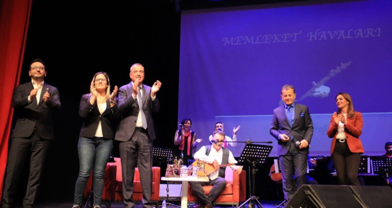 Ataşehir’de Erdal Erzincan Konserine Büyük İlgi Vardı