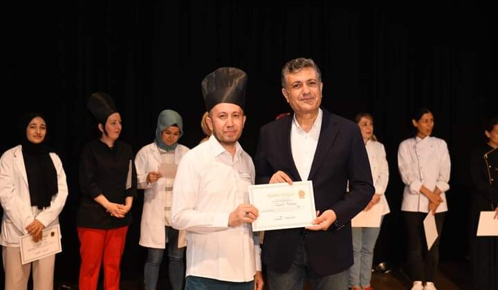 Başkan Bozkurt, kursiyerlere sertifikalarını verdi