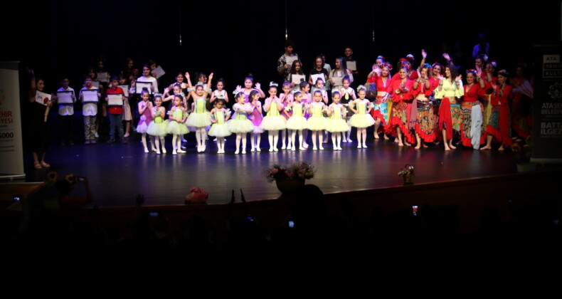 Ataşehir Belediyesi sanatla buluşturmaya devam ediyor