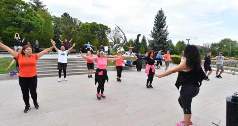 Başkent Ankaralılar Güne Parklarda Sporla Başlıyor