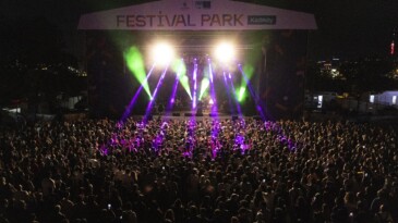 Festival Park Kadıköy iki muhteşem konserle kapılarını açtı