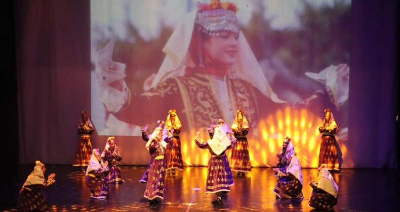 Anadolu halk dansları Maltepe’de buluştu