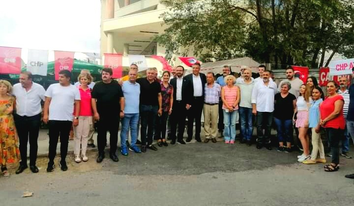 CHP Ataşehir İçerenköy’de Aşure Dağıtı