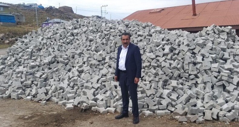 Köprülü Beldesi ile Yayla Arasında Kilit Parke Taşı Yapılıyor