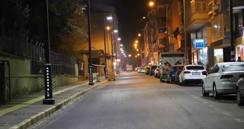 Ardahan Caddeleri Akşamları Işıl Işıl