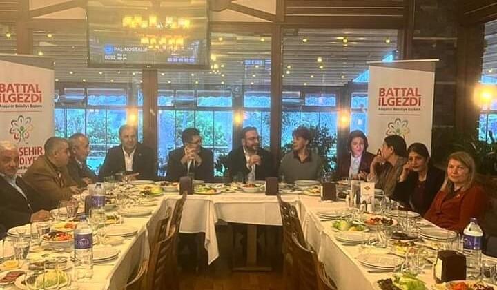 Ataşehir’de Muhtarlar İftar Yemeğinde Buluştu