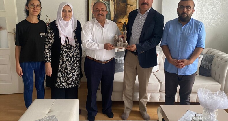 Avcılar kaymakamı, Küpeli Ailesiyle bayramlaştı