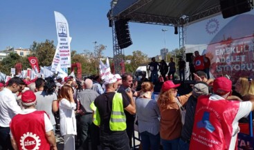Emekliler Zam İçin Kartal’da Buluştu