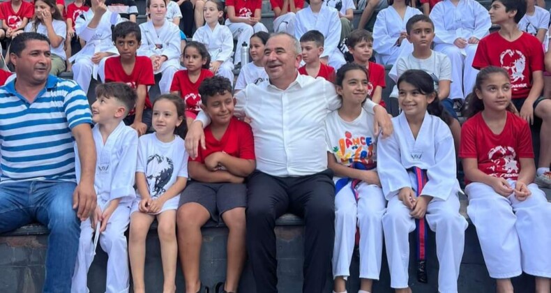 Esnaf ve Sporcu Dostu Ekrem Köse Çalışıyor