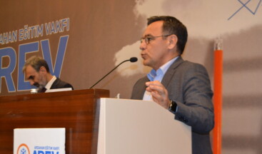 AREV Gecesi: Gazeteci Deniz Zeyrek Konuşması