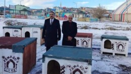 Köprülü Beldesi’ne 100 Köpek Kulübesi Gönderdiler