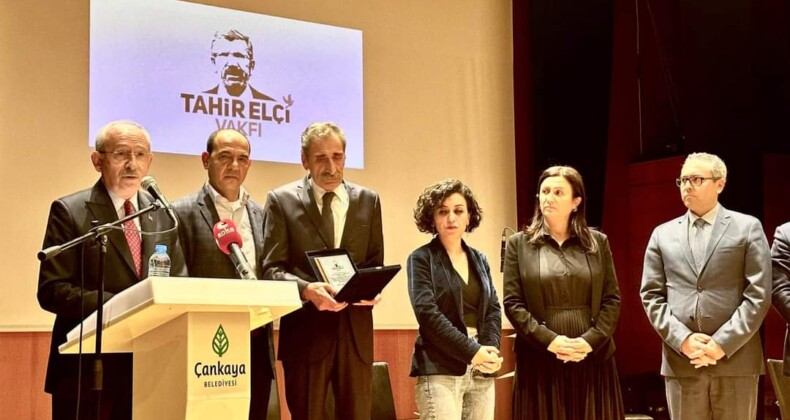 Kılıçdaroğlu, Tahir Elçi Ödül Törenine Katıldı