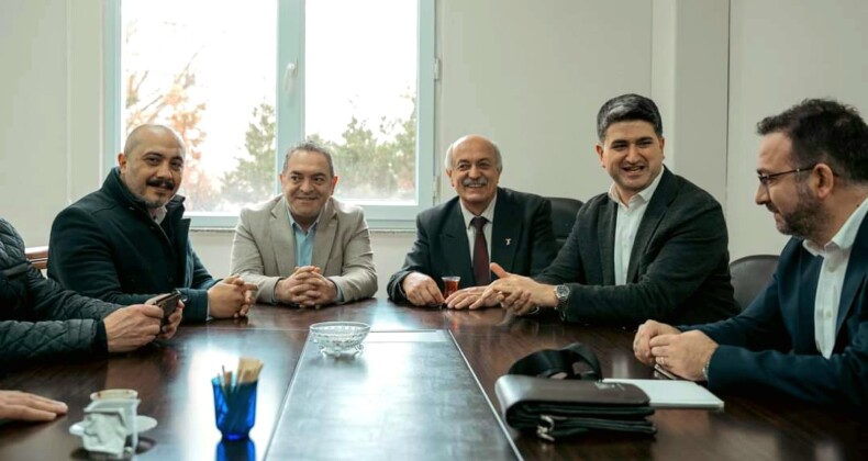 Onursal Adıgüzel, Ataşehir’de Cemevlerini Ziyaret Etti