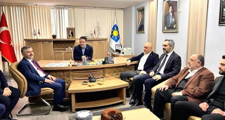 AK Parti Adayı M.Naim Yağcı, Ataşehir’de Siyasi Partileri Ziyaret Etti