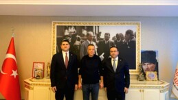 Onursal Adıgüzel, Başkan İlgezdi’yi Ziyaret Etti
