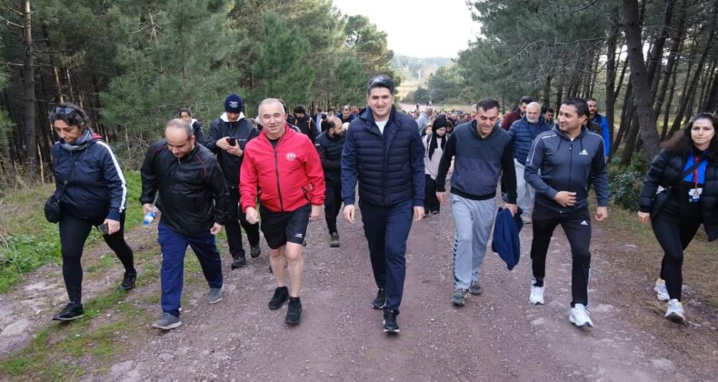 Onursal Adıgüzel, Kayışdağı’nda Yürüyüşe Katıldı
