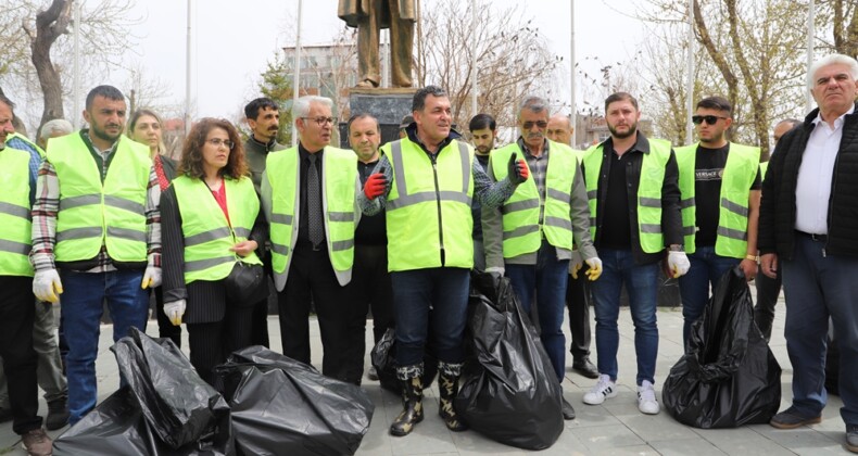 Başkan Demir, Vatandaşlar İle Beraber Çöp Topladı